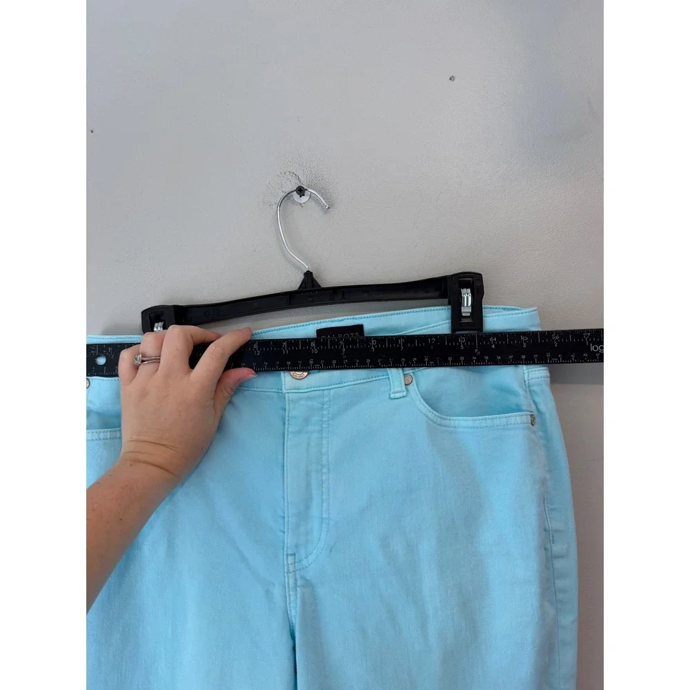 Talbots Womens 6 Straight Leg Crop Jeans Light Blue Denim Mid Rise Pants